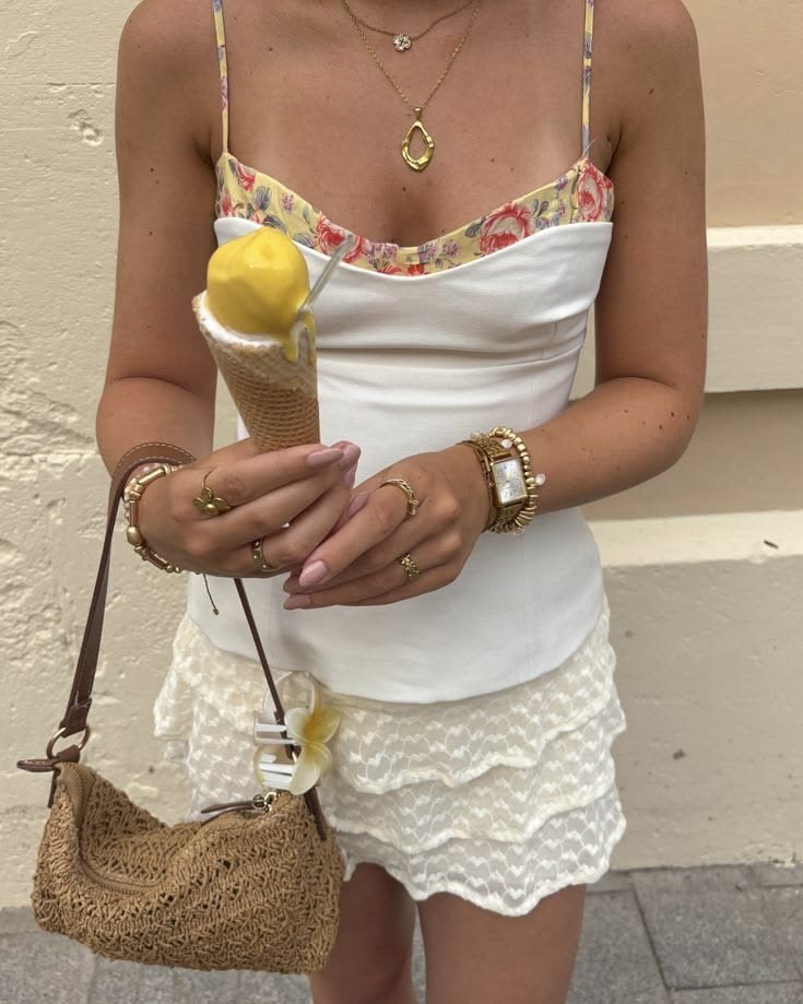 Diorgirlx's tweet photo. last day of June https://t.co/yPHSErVbbE