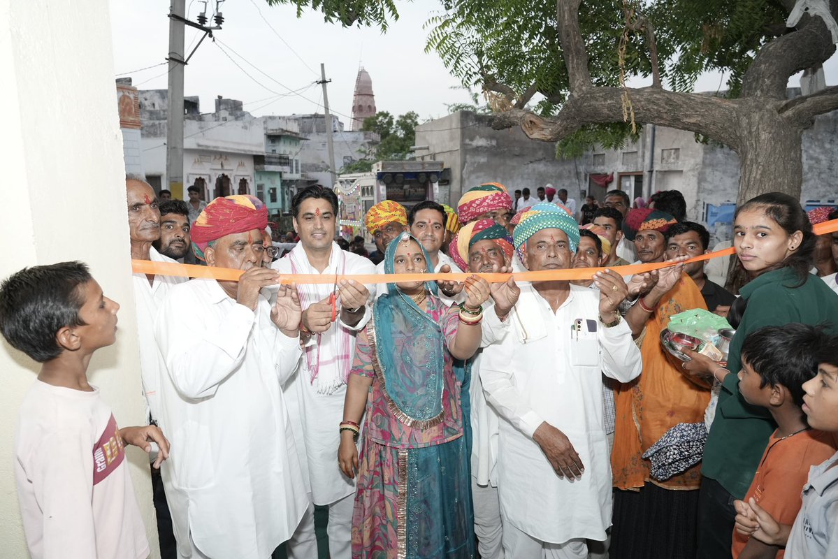 DrVikasAjmer's tweet photo. आज निर्वाचन क्षेत्र किशनगढ़ के ग्राम कटसूरा के ग्रामीणों की मूलभूत सुविधाओं को सुदृढ़ करने हेतु विधायक कोष एवं अन्य मदों से लगभग ₹51 लाख की लागत के विभिन्न जनकल्याणकारी कार्यों का विधिवत लोकार्पण कर उन्हें जनता को समर्पित किया।

इस शुभ अवसर पर अराई प्रधान श्रीमती सीता देवी पूनिया, जिला परिषद सदस्य एवं जिला प्रवक्ता भाई जगदीश गौरा जी, कटसूरा सरपंच श्रीमती राधा देवी घासल, पंचायत समिति सदस्य प्रतिनिधि श्री हरदयाल घासल फौजी, अराई ब्लॉक अध्यक्ष सत्यनारायण बटेसर, जिला महासचिव एवं पूर्व सरपंच किशन घासल जी, अराई पूर्व सरपंच भंवर गोपाल गौड़ जी, मंडल अध्यक्ष रतन घसवां जी, हरदिन घासल जी, हजारीलाल मेघवाल सहित ग्रामीण उपस्थित रहे।

क्षेत्र के सर्वांगीण विकास हेतु निरंतर प्रयासरत हूँ।
#Peoplefirst