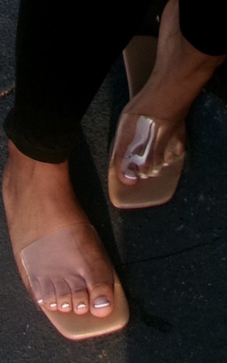 nini_alan's tweet photo. Don’t be shy… say hello. 👣
#paypig #findom #feetfetısh #feetpic https://t.co/a1ZiBFwQJM