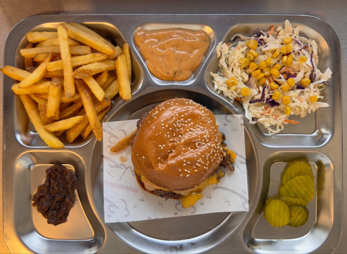 The BurgerHolic tweet media