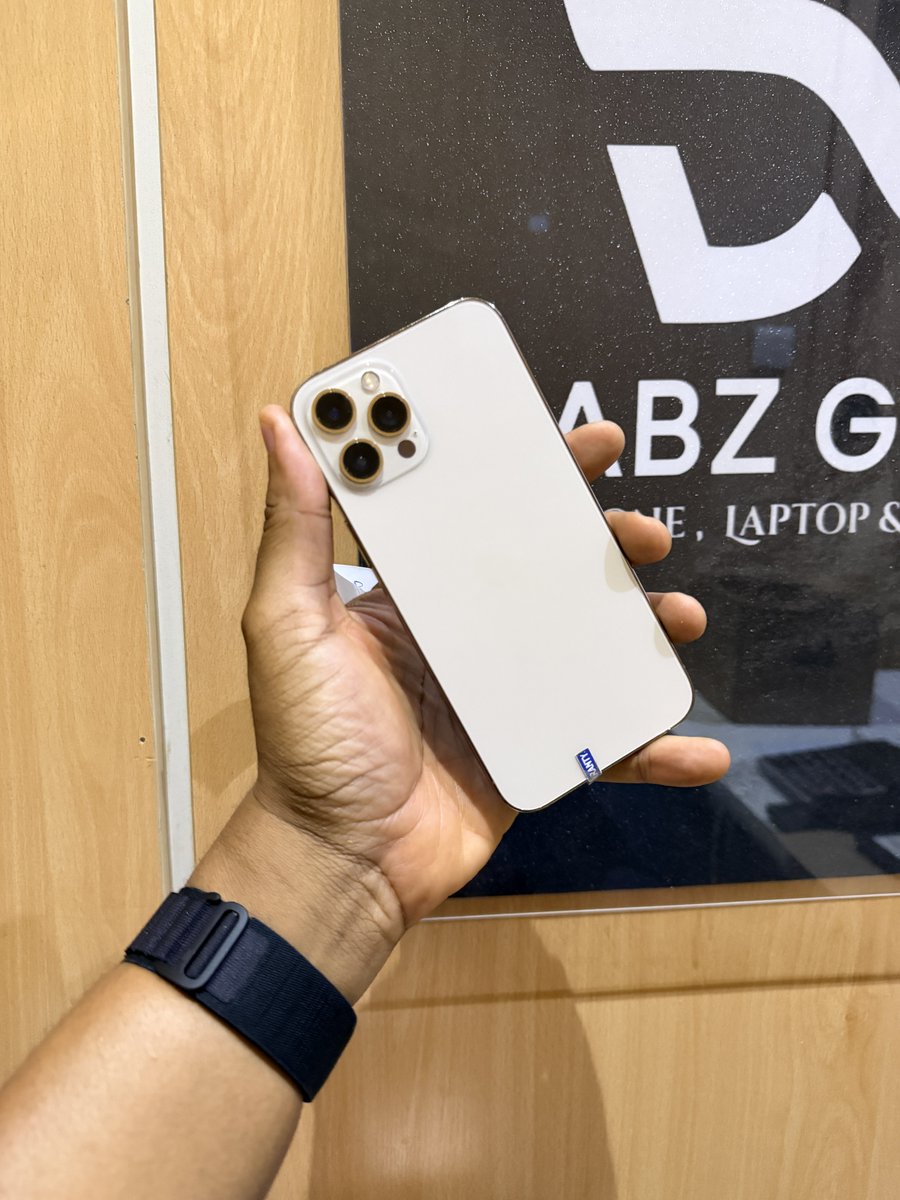 Deal‼️iPhone 12 Pro Max 256gb with 75% battery capacity! Slight