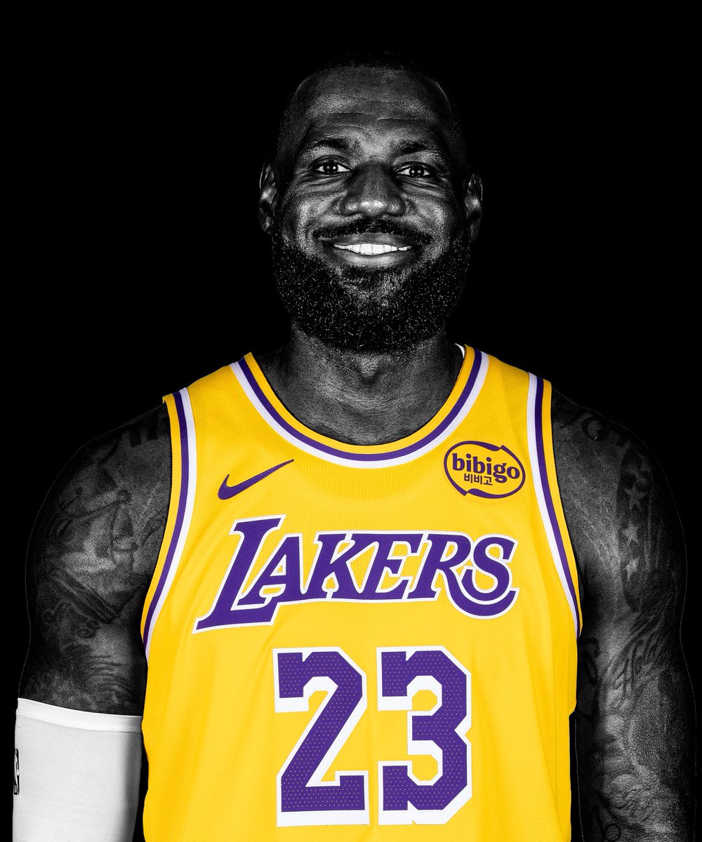 _TruthZone_'s tweet photo. LeBron James is leaving the Lakers after 8 seasons with the Lakers. This is the ultimate Kobe Bryant tribute in the scripted NBA. https://t.co/N9vwnq6Ocw