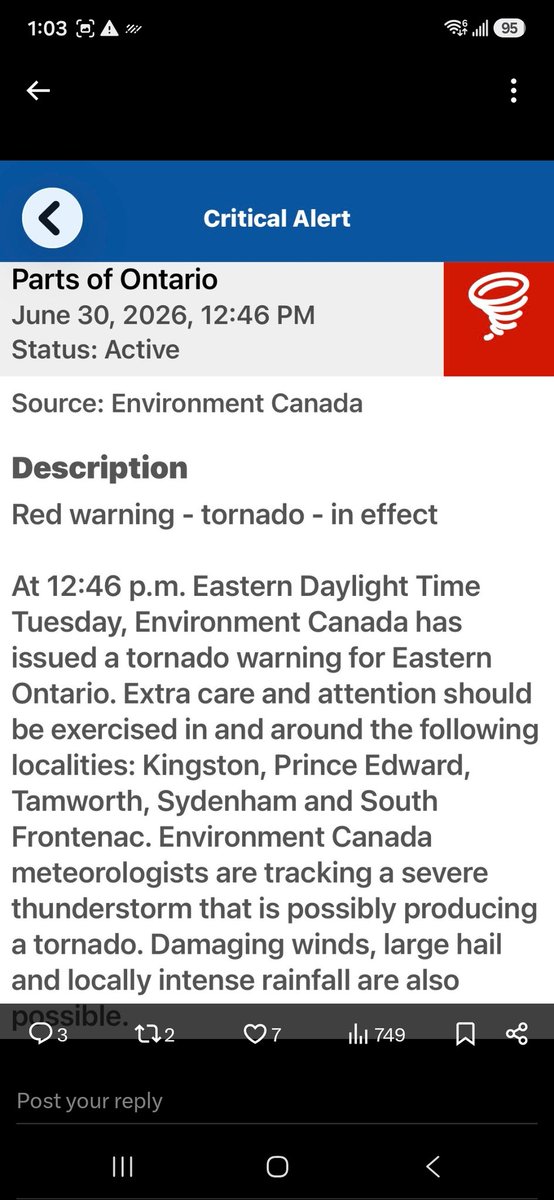 thegeekinside71's tweet photo. Well shit. Here it comes.  Anyone need anything from the Oz gift shop? #tornado #tornadowarning #weather https://t.co/rwL0fMk2Uf