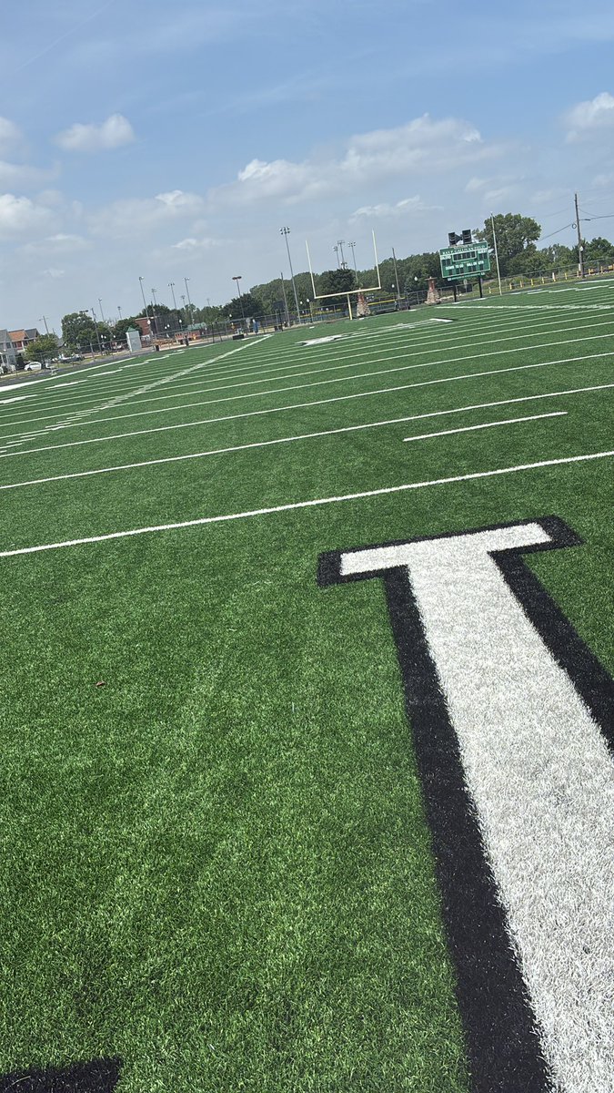 realrome31's tweet photo. Good work today at the field with @JeremiahGnmbr24 @jordan_lofay https://t.co/uwxSJkoAvq
