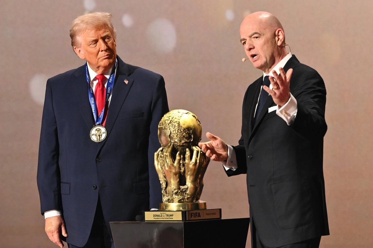 _malvov's tweet photo. @Mati30655153 @Robert_SXN @C354R23 la fifa literalmente se sacó un premio de la paz del culo para dárselo al dorito presidente de EEUU y vos venís a decir que no hay que mezclar política con futbol haceme el maldito favor https://t.co/pibC0Q5DkP