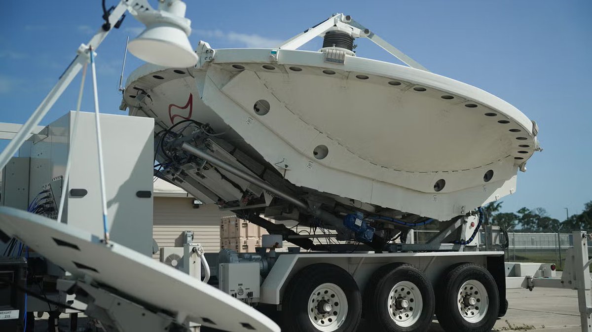 USSF_SSC's tweet photo. Our acquisition and operational collaboration wins again – this time for the operational acceptance of Meadowlands. The #USSF electromagnetic warfare platform now better detects, denies, disrupts, &amp; degrades adversary capabilities. More: https://t.co/zRwJrmOd9g https://t.co/WeuUhUitYl