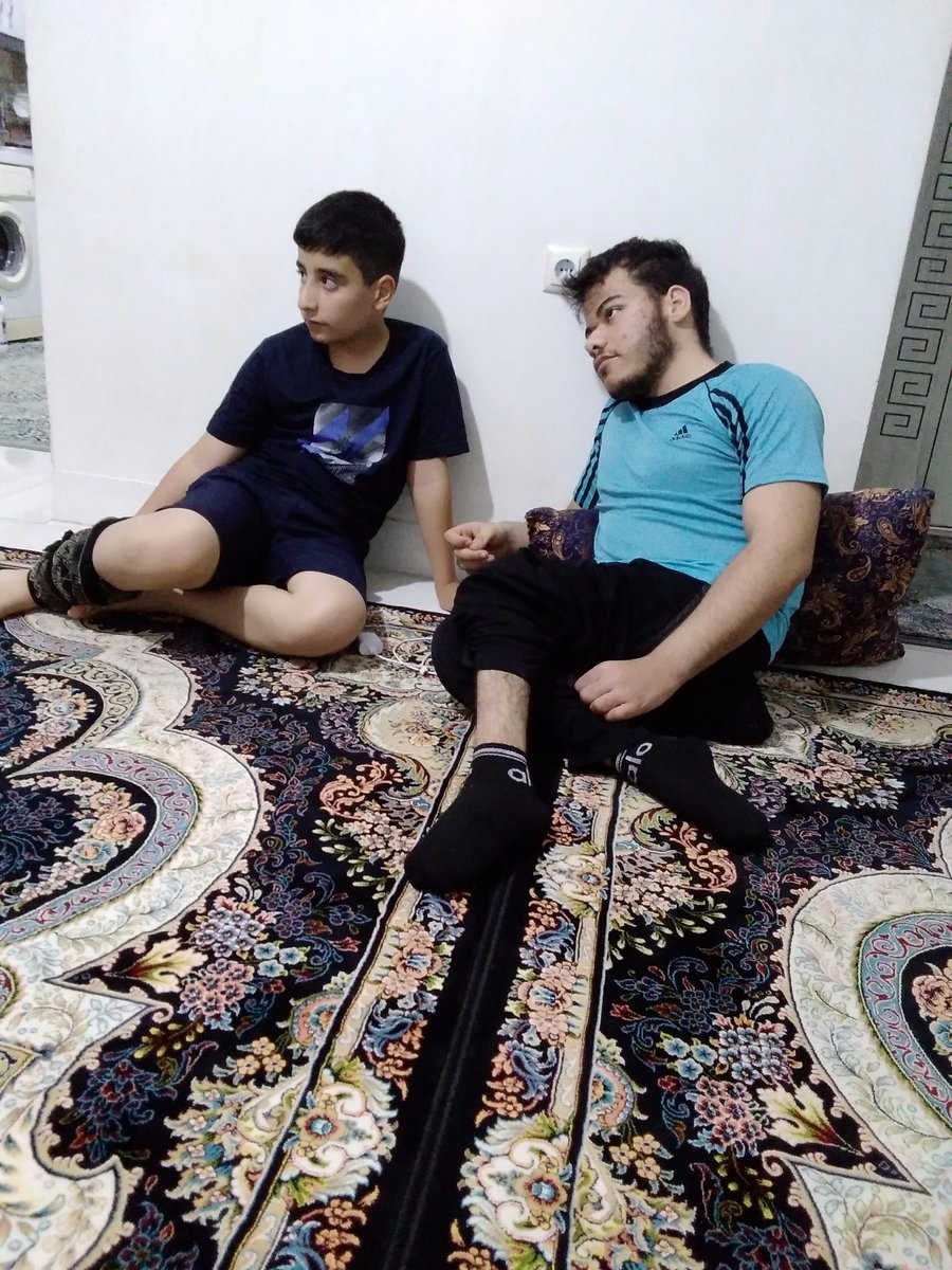 jamekohi's tweet photo. با سلام و عرض ادب 
از بزرگوارانی که اطلاعاتی در اینجور موارد دارن لطفآ راهنمایی کنید متاسفانه الان چهار ماهه مادرم مریضه و دچار بیماری سرطان شده به گفته دکترا تو مرحله چهارم هستش 🥺هزینه های این بیماری رو هم میدانید چقدر زیاده. 
شرایط من و هزینه هاي منو هم همه ی شما بزرگواران https://t.co/mDocXYNBk6