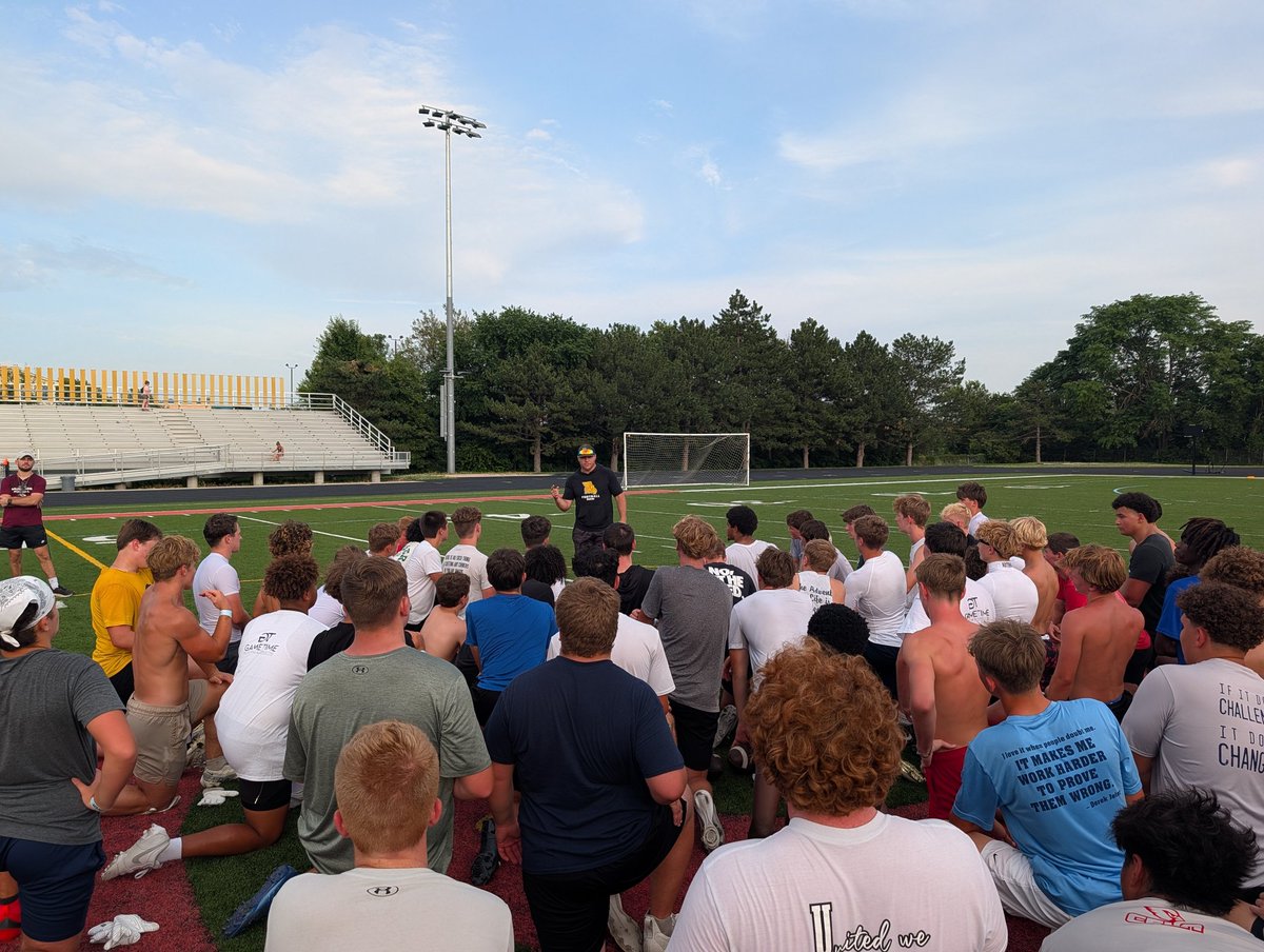 STB_Showcases's tweet photo. Our staff and visiting coaches would like to say 𝙏𝙝𝙖𝙣𝙠 𝙔𝙤𝙪 to @ralstonramfb &amp; Coach Zahn for hosting us!

We value their involvement in the community and commend their commitment to student advancement, making them an essential asset in Omaha!

#STBShowcases https://t.co/3JucMscpwy