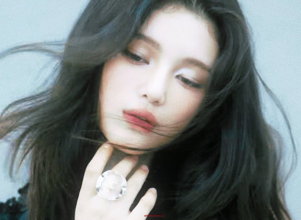 jungji_xplz722's tweet photo. 에드워드                                      벨라 https://t.co/eMhBNR2wUg