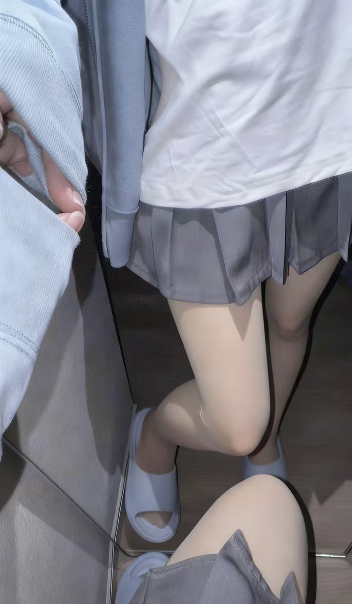 Liszhiling's tweet photo. 比心比心🫰
#水色 https://t.co/SVR9Tprm3d