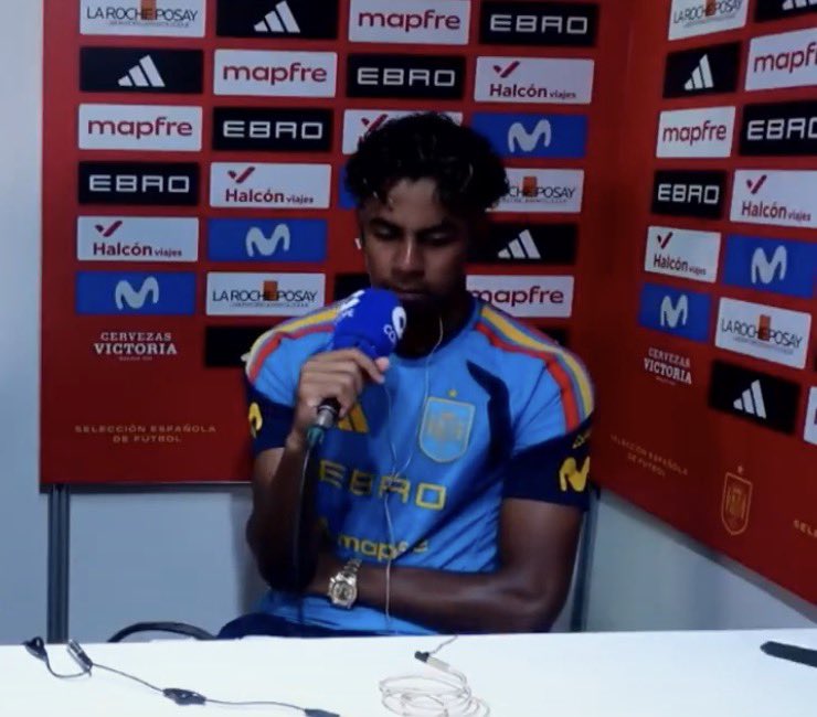 MadridXtra's tweet photo. 🗣️ Lamine Yamal: “Who’s impressing at the World Cup? One of them is Vini Jr, yes.” https://t.co/4XZYgcvVJO