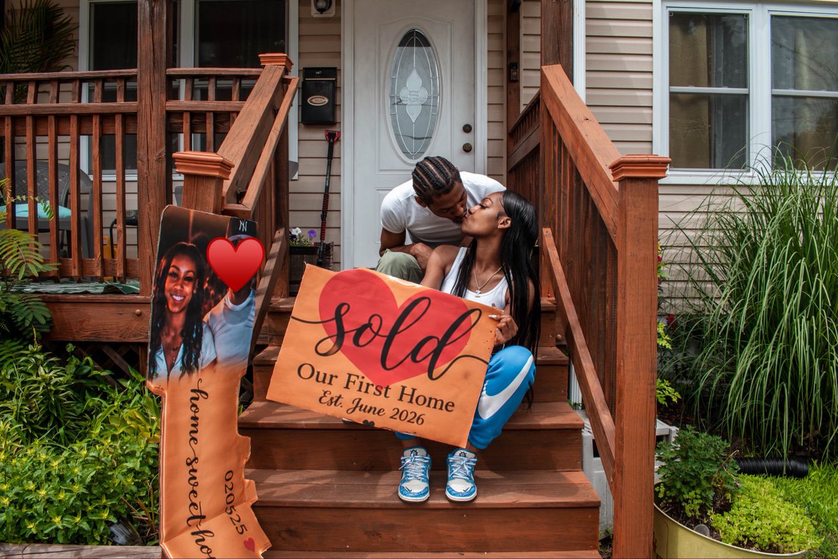 xx__nyaa's tweet photo. As June ☀️comes to an end ........
We became homeowners👩🏽‍❤️‍👨🏽🏡
When you came into my life, you brought peace, consistency, and a love that felt safe. Thankyou for this journey we’re on ✨🥳 https://t.co/22BFwgwJsa
