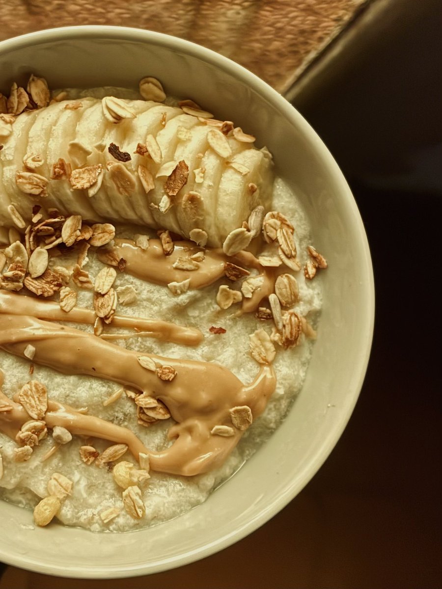 yoglover7's tweet photo. 🍂protein oatmeal :p https://t.co/d4C5QysekU