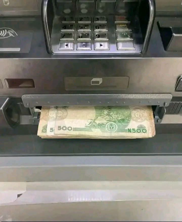 Abdulilu1's tweet photo. Yaushe rabon ku da zuwa ATM machine chiro kuɗi? 🤔 https://t.co/ILTyyjDjIZ