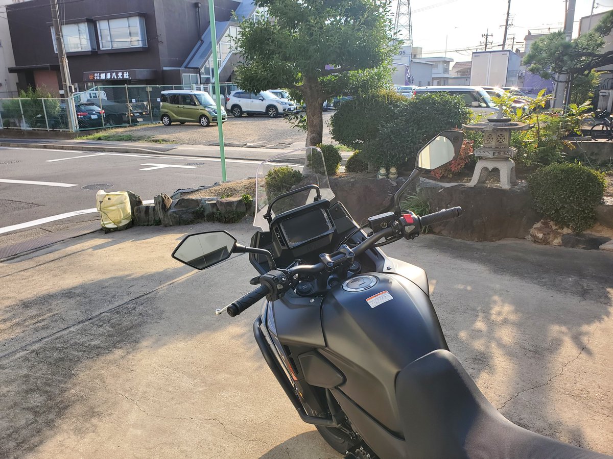 pitgarage_duct's tweet photo. 昨日昔のつてで、D-rideを取り付けしました。なかなか似合ってます。
#バイク
#ドラレコ
#dride
#NX400
#死角ほぼなし
#真横も映る https://t.co/LU7Nd9nnTt