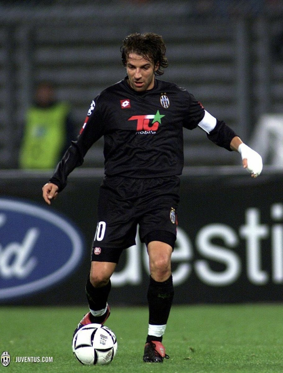retrofotball's tweet photo. Alessandro Del Piero 🇮🇹

#Juventus #Football #RetroFootballers https://t.co/7BlAglBOdX