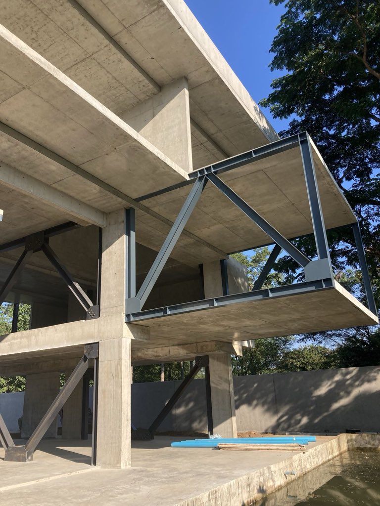 gabriel_ofonime's tweet photo. Architects will use cantilevers to test your patience. https://t.co/HRuF8wUl5M
