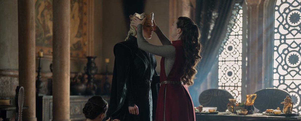 zutarasquinn's tweet photo. the crowned princess and the crown queen rhaenyra targaryen #hotd https://t.co/etu3ddYULA