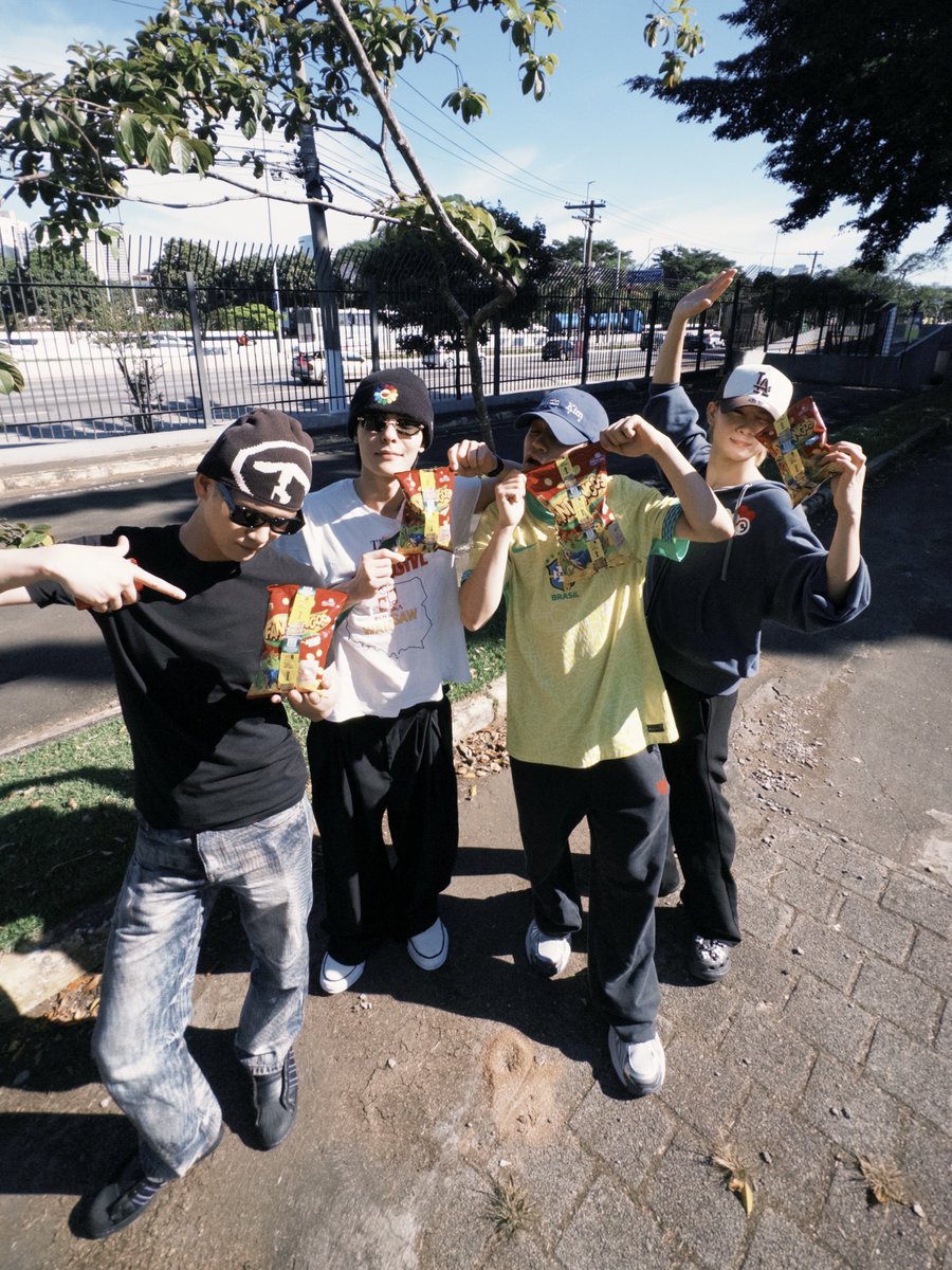 WOLFHOWLHARMONY's tweet photo. Chegamos Brazil!🐺🇧🇷

Nos vemos nos dias 2 e 5 de julho no #AnimeFriends!❤️‍🔥

E já garanti meu fandango também! ✊🏻😋

@animefriends #AF26 
#WHHinBrazil 
#WOLFHOWLHARMONY #WHH https://t.co/823fnawdOT