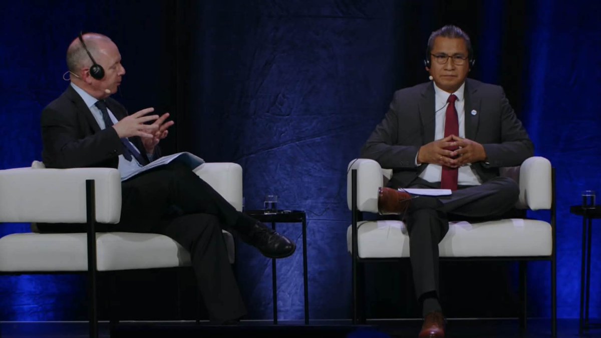 Epicentro_TV's tweet photo. 🔴Ministro de Energía y Minas, Waldir Ayasta, participa en la Conferencia Global Anual sobre Eficiencia Energética que se realiza en Canadá. Sin embargo, en el ministerio hay inquietud pues no se ha publicado en el diario oficial El Peruano ninguna resolución suprema de PCM que autorice su viaje al extranjero, como ordena la Ley. Incluso sin esa resolución no tiene respaldo legal para el desembolso de viáticos.