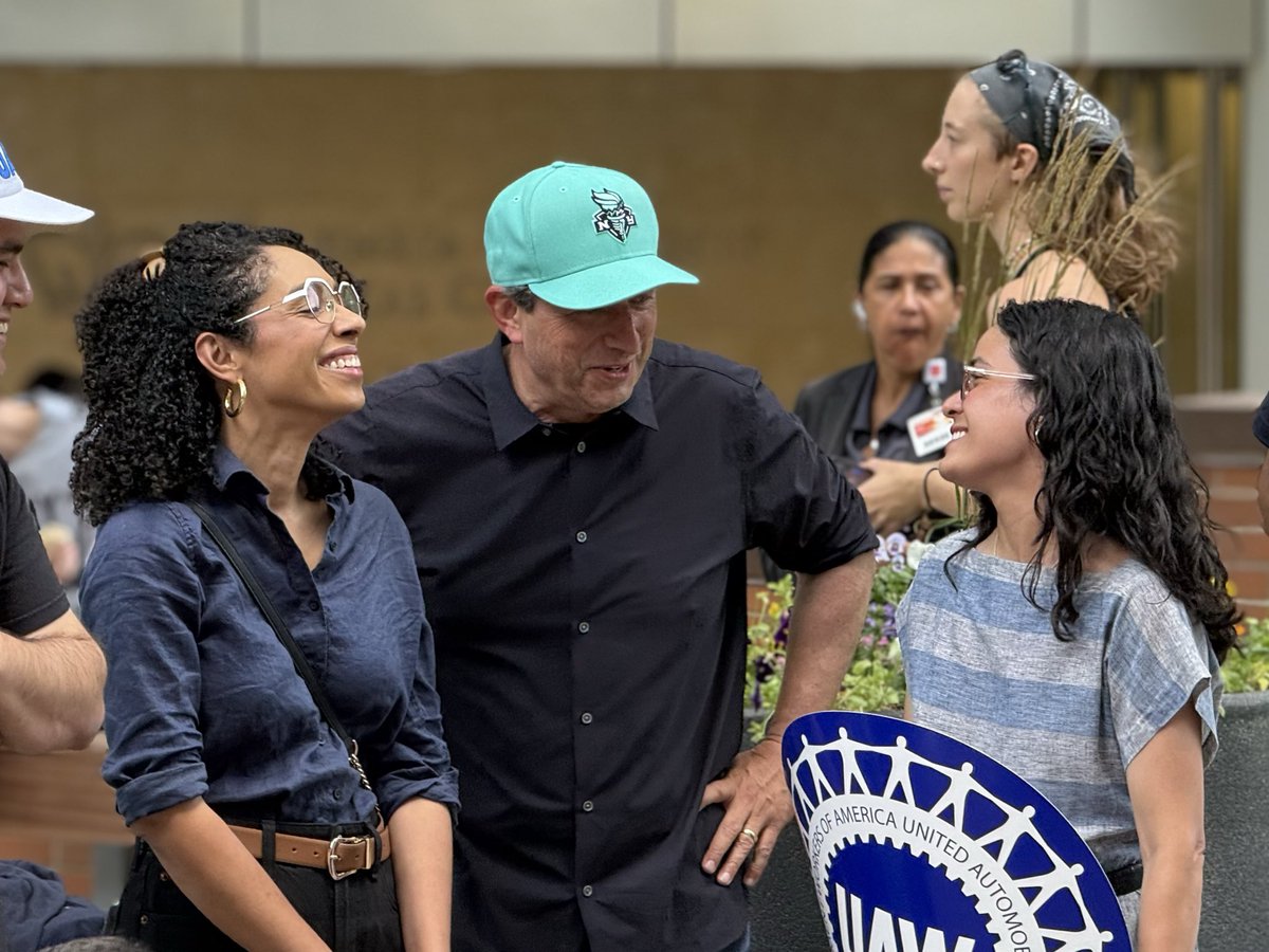 cayla_bam's tweet photo. Claire Valdez, Brad Lander and Darializa Avila Chevalier are appearing together for the first time since their primary wins to rally w/ Columbia University postdocs in contract negotiations. 
Their contract expires tonight. https://t.co/ZWdbV8OASX