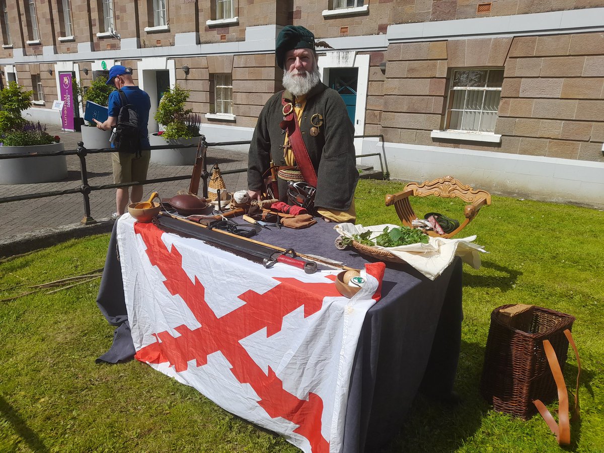 IrlandaTercio's tweet photo. Here you see me sharing the story of the great Hispano-Irish Alliance at the recent Park Fest in Tralee.

For I firmly believe to forget our ancestors is to surrender, piece by piece, the victory &amp; freedom for which they gave their lives

Viva España

En Cristo
Capt. Conchobhar https://t.co/Fpu9tKEhfD