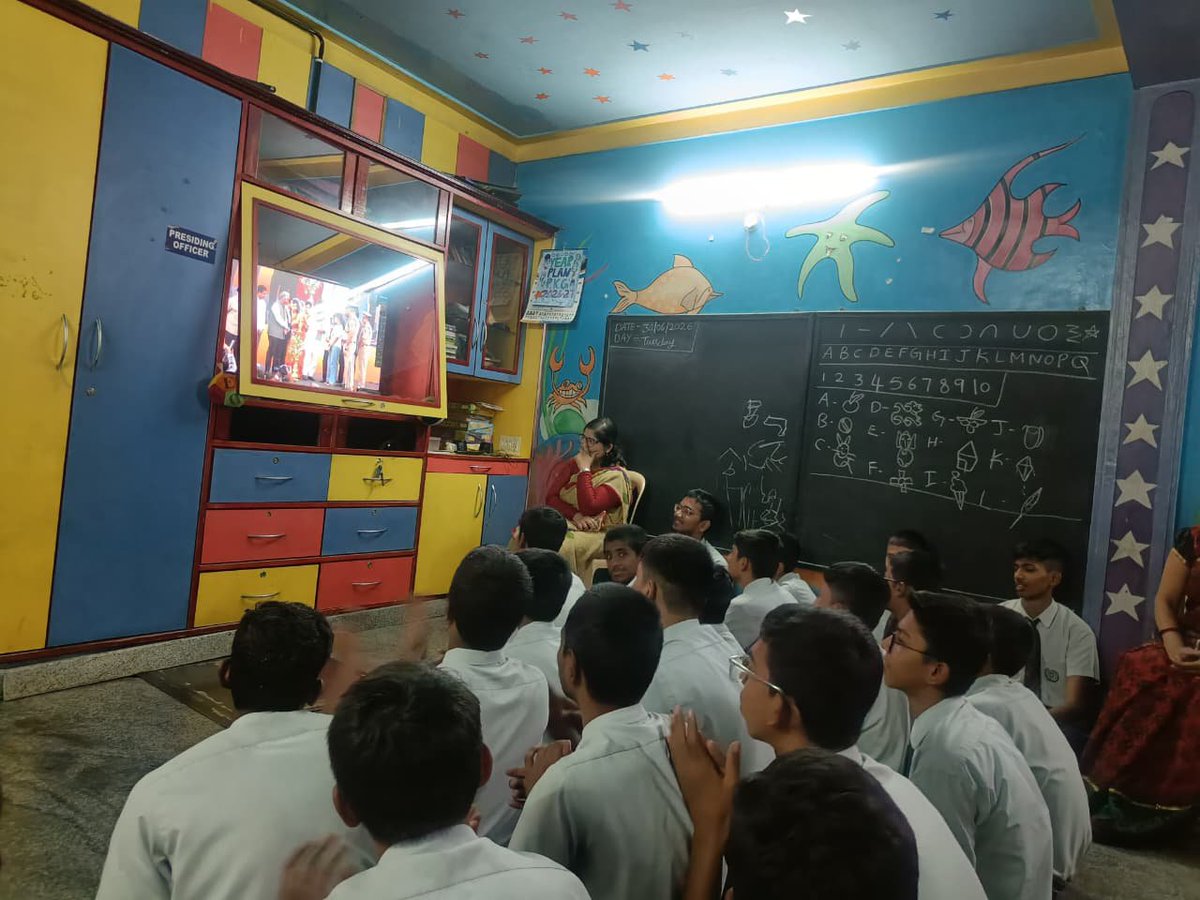 begurps's tweet photo. On the occasion of International Day Against Drug Abuse, an awareness program was conducted at St. Mary Crescent School, Devarachikkanahalli. PSI Bharatesh Makhagum addressed the students and created awareness about the harmful effects of drug abuse.
@CPBlr @DCP_ECITY @ACPEcityBC https://t.co/4Fh6lW0Kt0