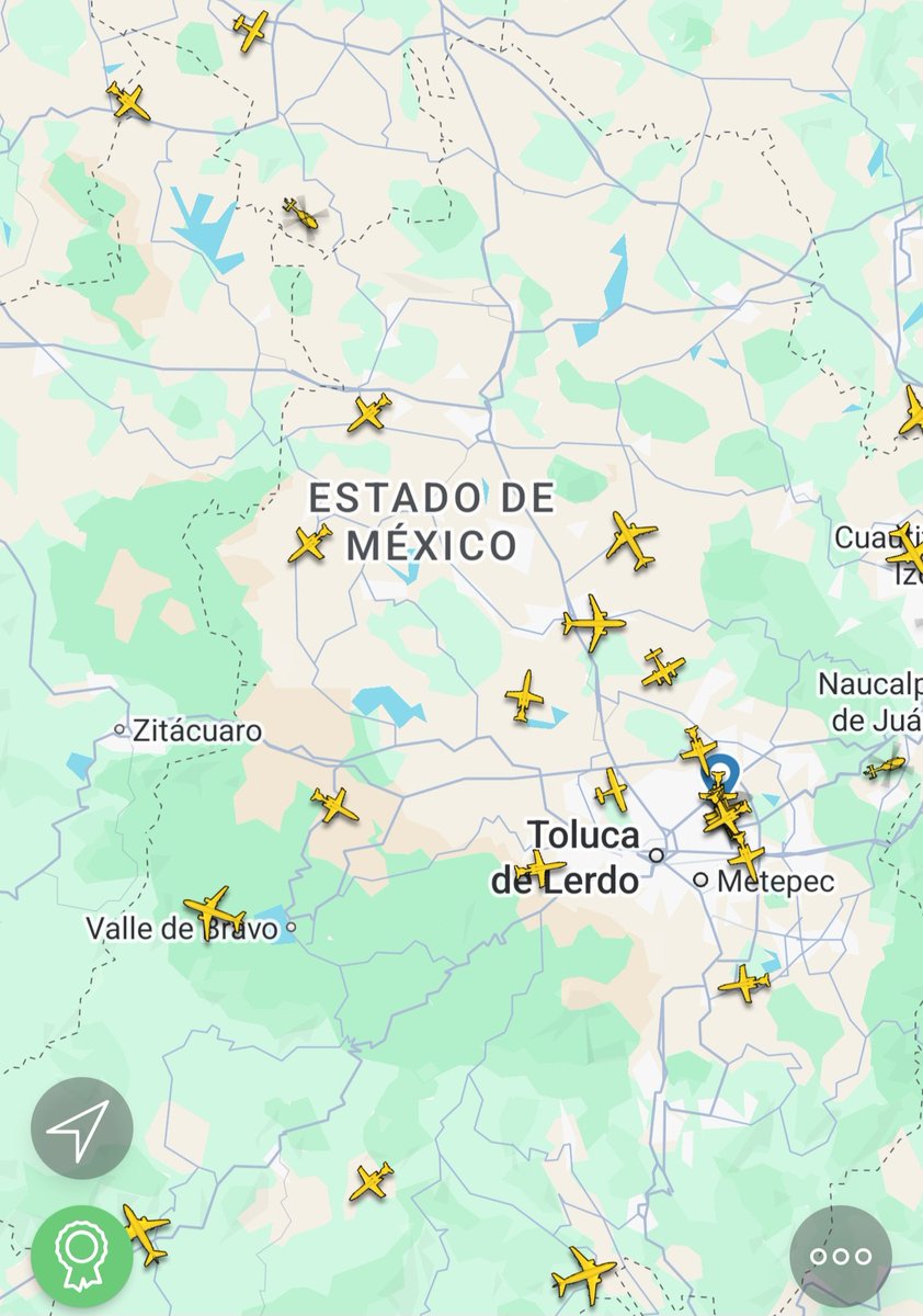EduardoLeeL's tweet photo. El aeropuerto de #Toluca ya resiente los estragos del juego #MexicovsEcuador #AICM #AIFA #FIFA #CopadelMundo2026 #FifaWorldCup2026 https://t.co/2e7RXbefvD