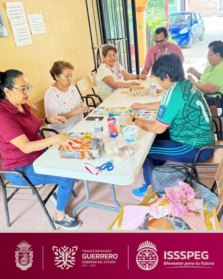 issspeg's tweet photo. En Casa de Día Arcelia se llevó a cabo el Club de Juegos de Mesa, un espacio de convivencia donde las y los participantes disfrutaron de dominó, lotería y otros juegos que fortalecieron la memoria.

#TransformandoGuerrero #BienestarParaTuFuturo #ISSSPEG #CasaDeDiaArcelia https://t.co/3DQfxUx5h4
