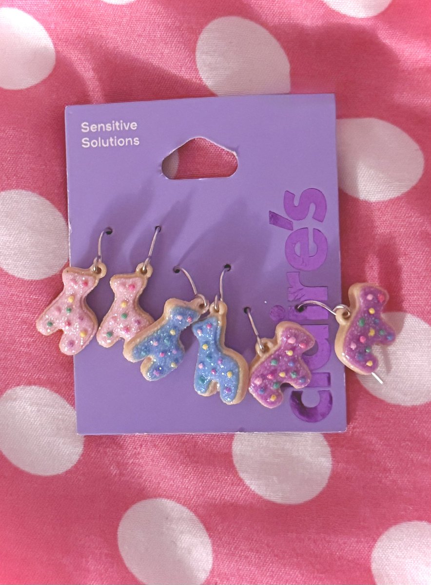 girleatscupcake's tweet photo. new earrings ☁️ https://t.co/81UEECOBDm