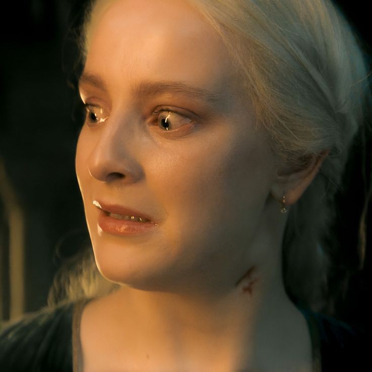 valyriantears's tweet photo. It's a shame how the cast has given incredible performances on grief and loss as a whole and yet the fandom refuses to acknowledge it because they would rather keep choosing teams (even with the actors) when it is the ensemble cast that makes the show good https://t.co/3G6L8l4ScS