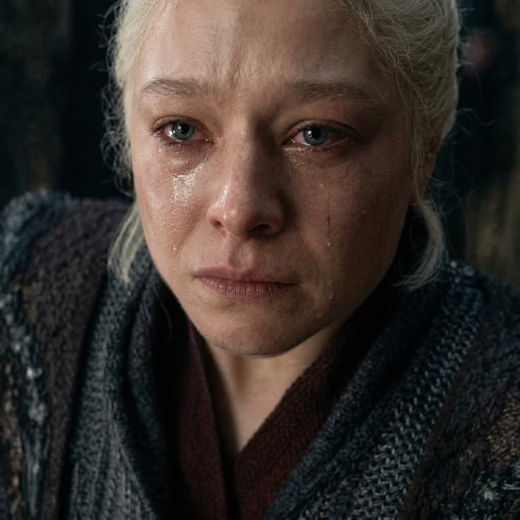 valyriantears's tweet photo. It's a shame how the cast has given incredible performances on grief and loss as a whole and yet the fandom refuses to acknowledge it because they would rather keep choosing teams (even with the actors) when it is the ensemble cast that makes the show good https://t.co/3G6L8l4ScS