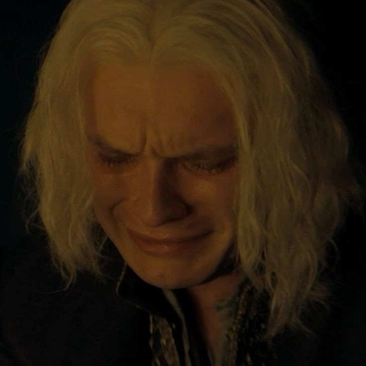 valyriantears's tweet photo. It's a shame how the cast has given incredible performances on grief and loss as a whole and yet the fandom refuses to acknowledge it because they would rather keep choosing teams (even with the actors) when it is the ensemble cast that makes the show good https://t.co/3G6L8l4ScS