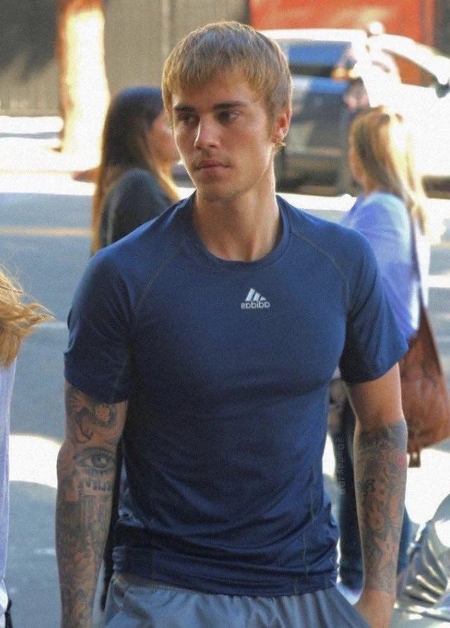 Famous_nude_xx's tweet photo. RT + LIKE = GIFT 🎁♥️

‼️🚨 ATTENTION 🚨‼️

Old photos and videos of Justin Bieber-naked and having sex-have leaked. The content started being taken down quickly. We have it, and we've just uploaded it. I've left the link in the first comment 🔞👇🏽 https://t.co/WbenyXCoWj
