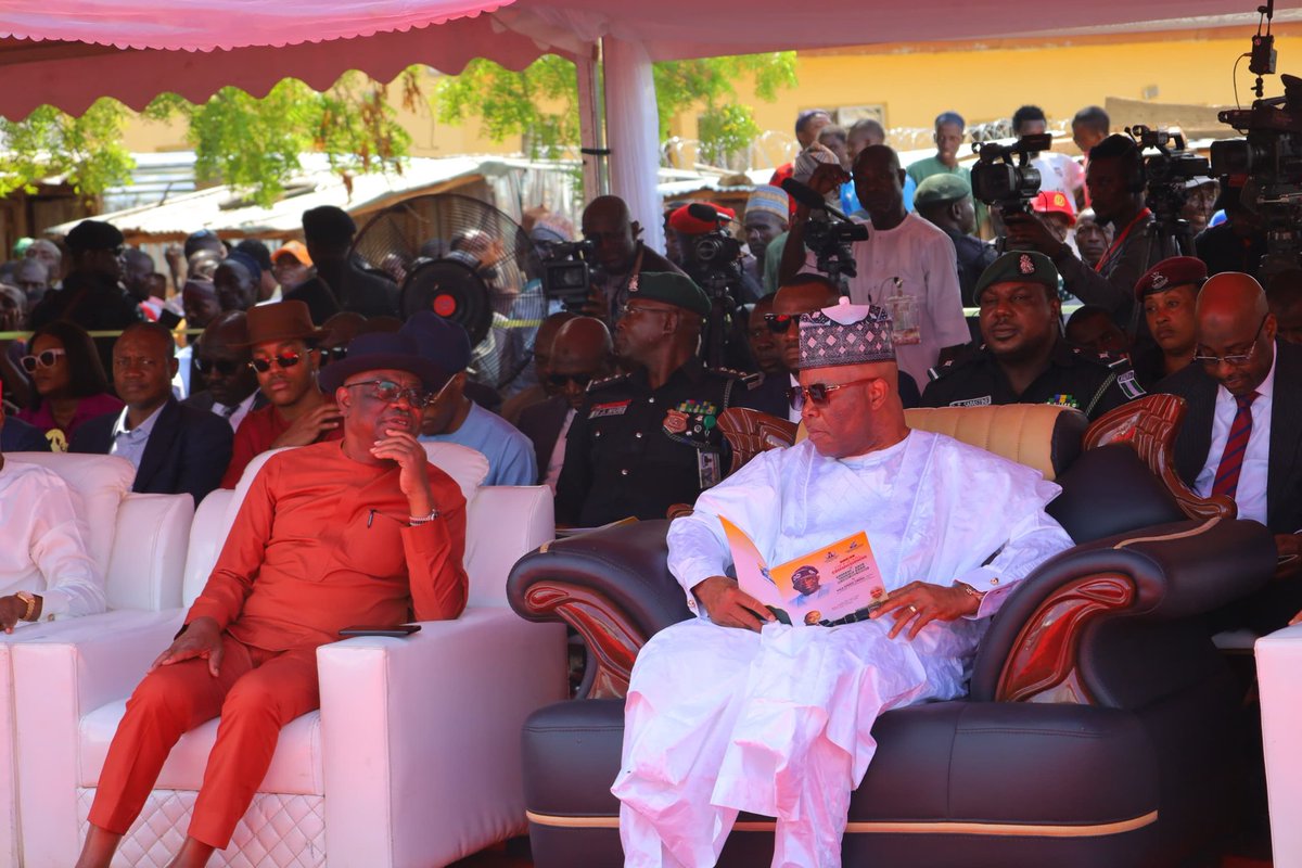 cpsfcta's tweet photo. PRESIDENT TINUBU COMMISSIONS 13 KM RURAL ROAD  IN KWALI

...Reaffirms commitment to bridging development gaps between rural communities and urban centres https://t.co/Wge34yHopv