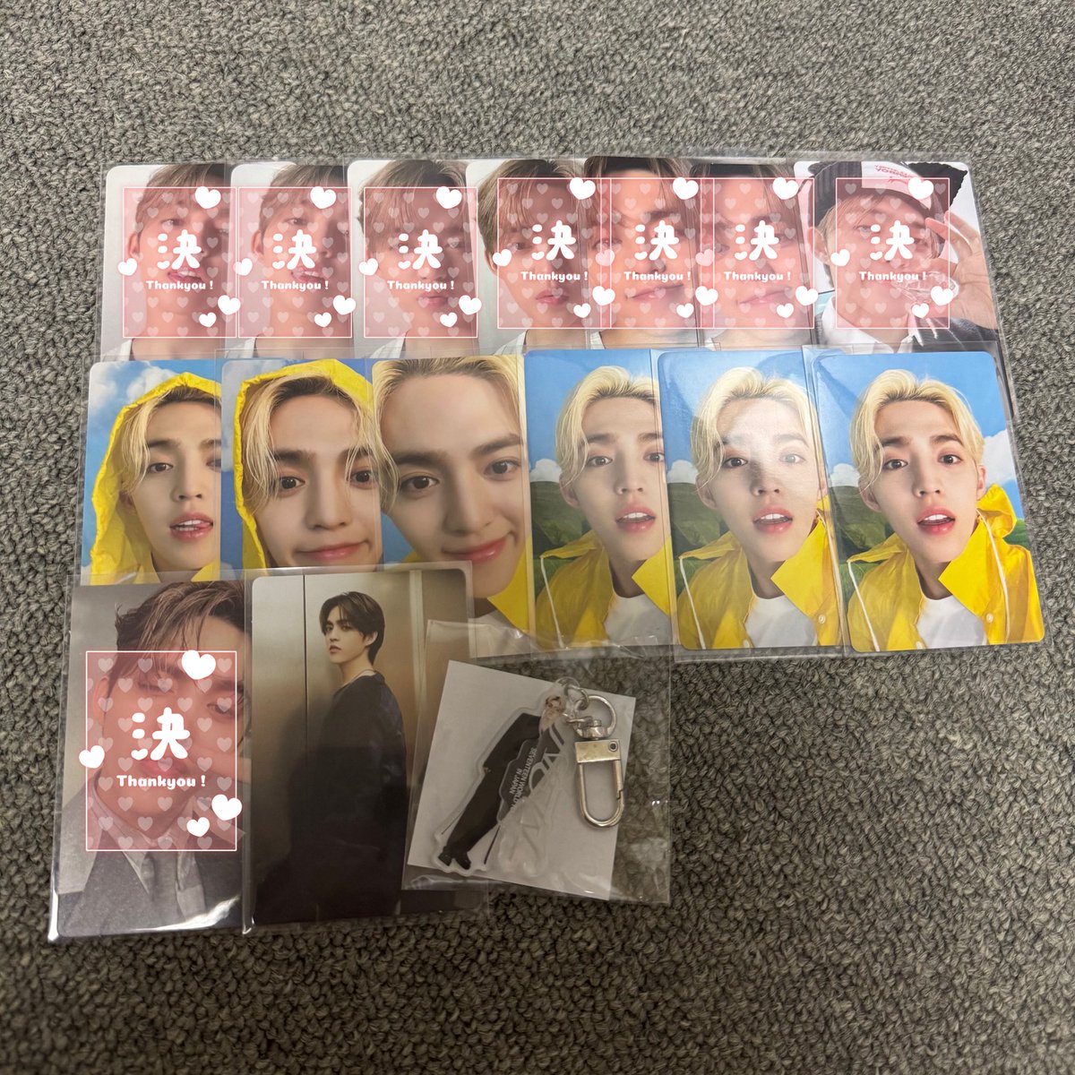 reonyami_'s tweet photo. SEVENTEEN セブチ 過去トレカ 買取

【譲】画像のもの
【求】￥100/枚
※キーホルダー類 ￥300

ご希望のもの印つけてリプお願いします🩵 https://t.co/qr975zCfwK