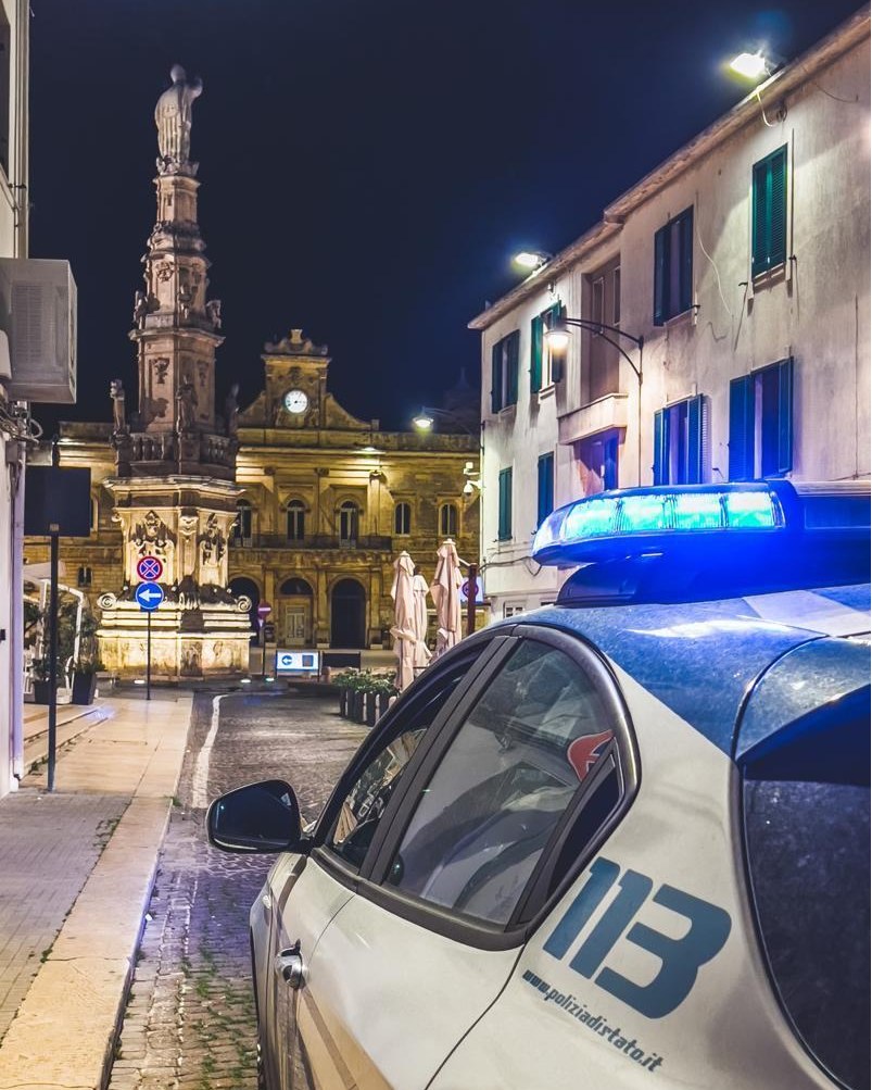 poliziadistato's tweet photo. Buona serata dalla guglia di sant'Oronzo a
Ostuni (Brindisi)
#essercisempre #30giugno https://t.co/rXEXU5ixBt