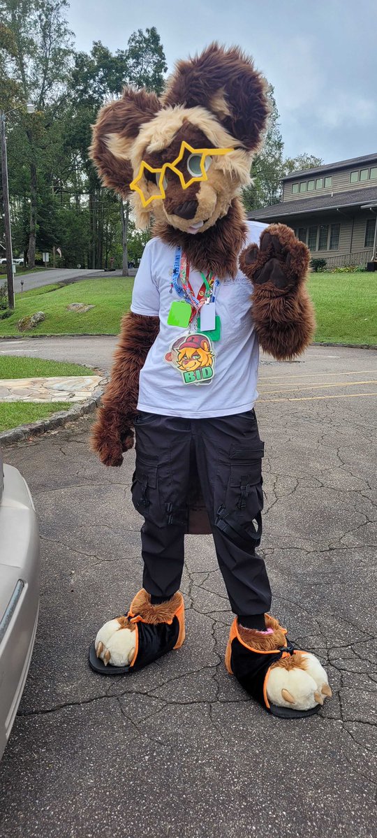 Biddy_Artz's tweet photo. Very excited to be heading to AC soon! If you see me say howdy, I’ll be going as my dweebus beaver again! https://t.co/zpZbFGU4EI