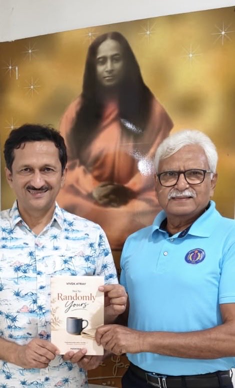 vipinpubby's tweet photo. Wonderful to receive a copy of the “Not so randomly yours” author ⁦@vivekatray⁩ himself ! https://t.co/dxyrJnPyra