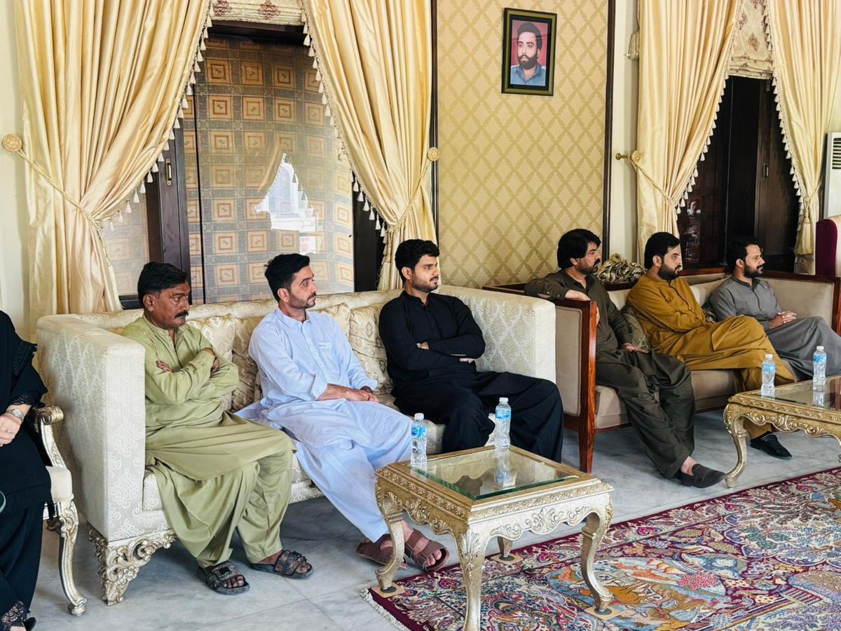 humia_naqvi's tweet photo. Hyderabad Mayor @KashifShoroPPP  chaired an important meeting of the Municipal Corporation members and Town Chairmen to review civic issues, development projects, and municipal affairs. Key decisions were made to improve public services, sanitation, drainage, and ensure the timely completion of ongoing development projects.

@jamkhanshoro