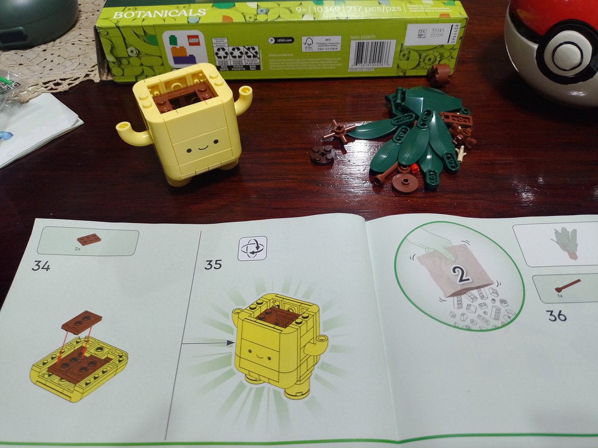 Fay_Zero's tweet photo. Lego happy plants https://t.co/LxBEZITfXp