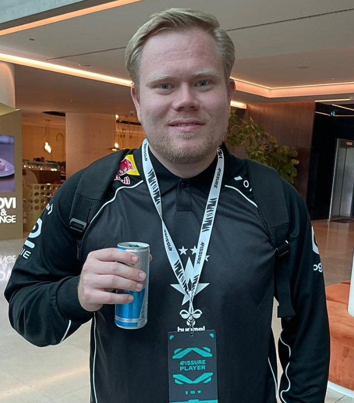 Ozzny_CS2's tweet photo. JUST IN: Magisk JOINS BCG ‼️

🇺🇦 s1mple
🇷🇺 electroNic
🇲🇳 Senzu
🇩🇰 Magisk

> Who would you complete the lineup with? 👀 https://t.co/AjLKf6CVq8