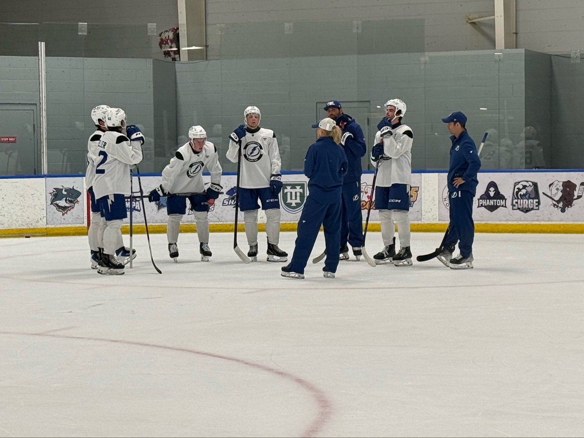 Diandra_loux's tweet photo. Hello from #GoBolts Development Camp 🏒 https://t.co/HZ6fLyCPs1