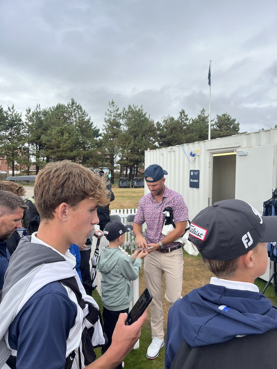 joshwlees's tweet photo. Really tough finish for Wesley Bryan… He looks set to miss out by just a shot having finished at -7. https://t.co/mEJd1fWgcT