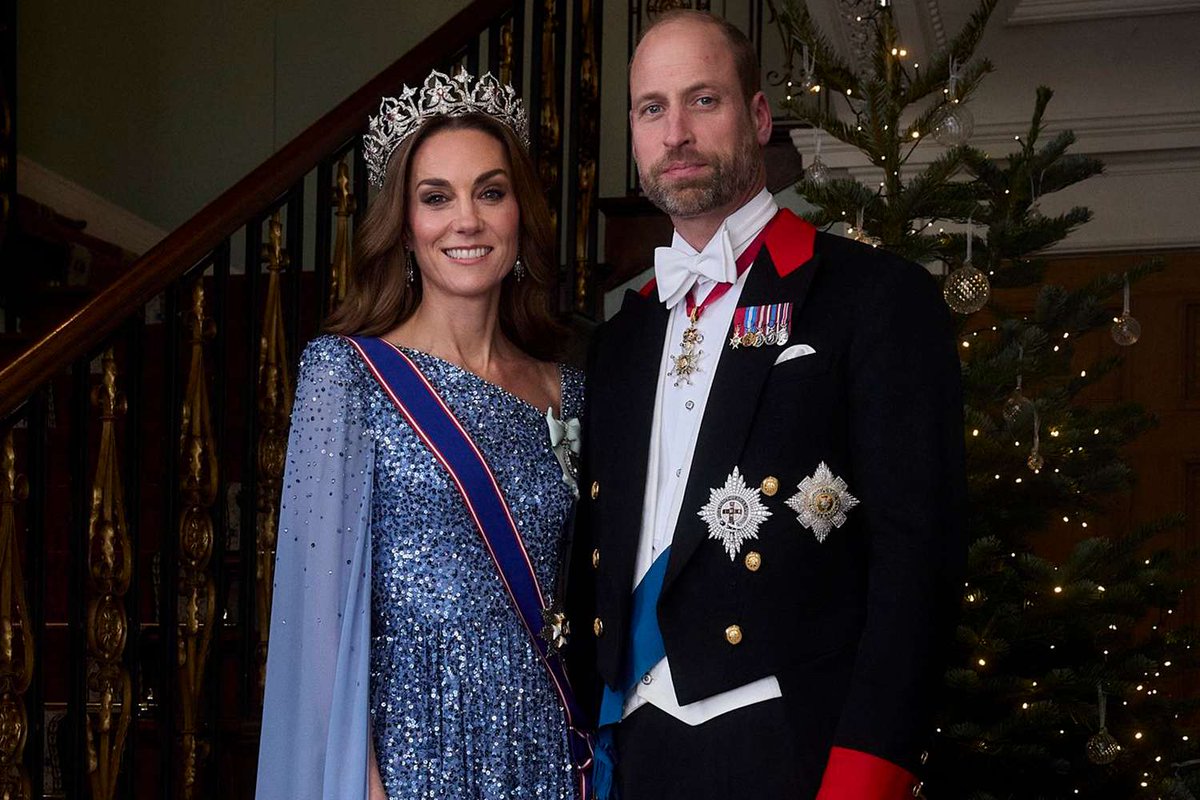 tswiftdailybr's tweet photo. De acordo com a People, Príncipe William e Kate Middleton não estarão comparecendo ao casamento de Taylor Swift &amp; Travis Kelce.  

Leia a matéria completa: https://t.co/SKdDTBygUW https://t.co/KxEQZpUKJ4