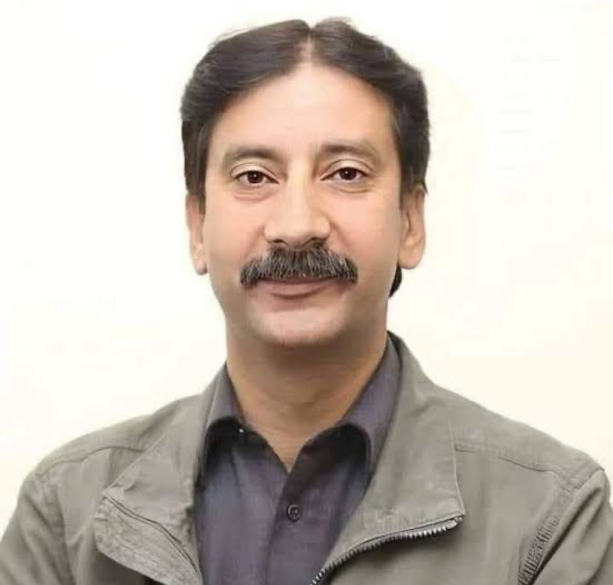 RebelByThought's tweet photo. شوکت نواز میر کی گرفتاری سے معاملات شاید درست نہ ہوں۔حکمران مذاکرات سے مسائل حل کریں ۔یہ وہ کشمیر ہے جو آزاد ہے پاکستانیت کے جذبے سے بھرپور آزاد کشمیر۔ https://t.co/uu2ZZTog6w