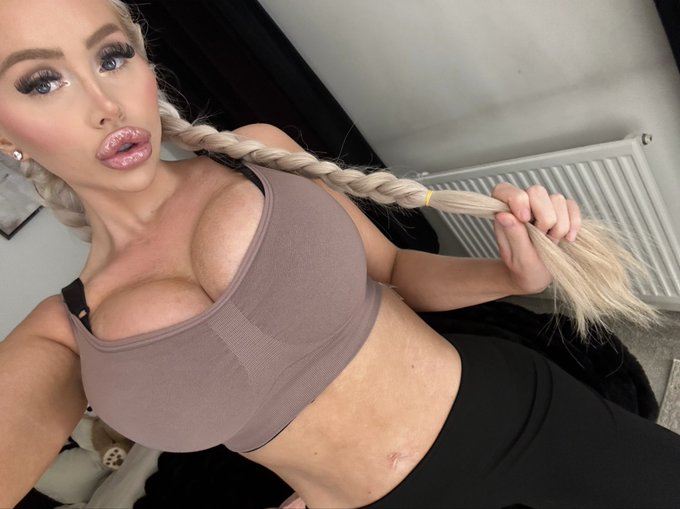Dolly Bitch - Hope everyone is having a boobilicious day https://t.co/2CFCHQN6xU