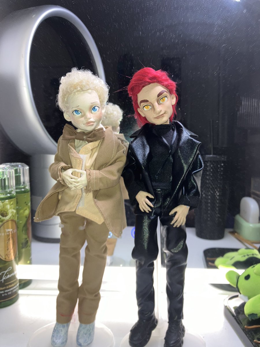 aaravohs's tweet photo. i just finished these custom dolls of
them :) https://t.co/DCIQKXzrKM