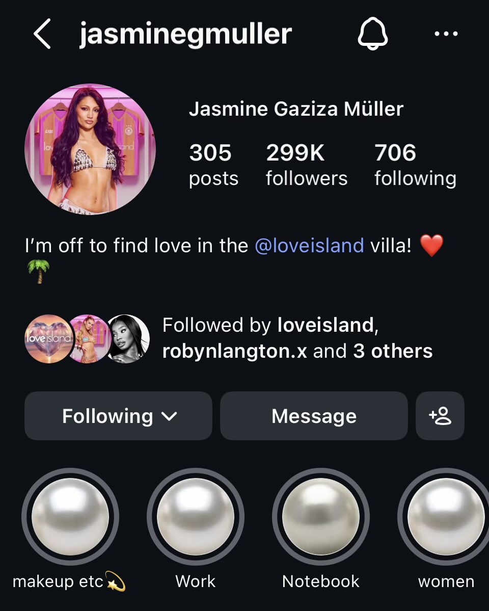 james2309183's tweet photo. And yall BETTER fucking follow her get her to 400k before the end of next week istg, cause I’m DONE with people playing in her fucking FACE #loveisland #loveislanduk https://t.co/vLoW151HTo