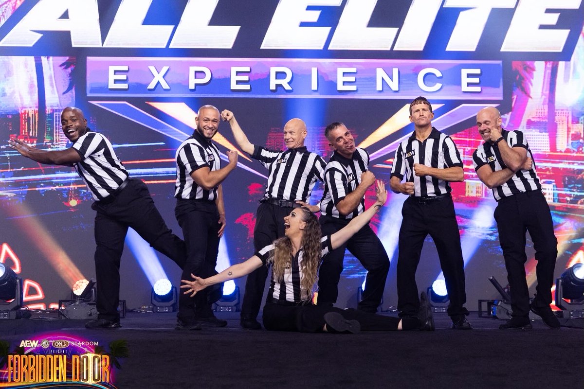 refmartinezaew's tweet photo. Vibes on 10! #AEW Ref Squad! https://t.co/i2Cyn2qvgT